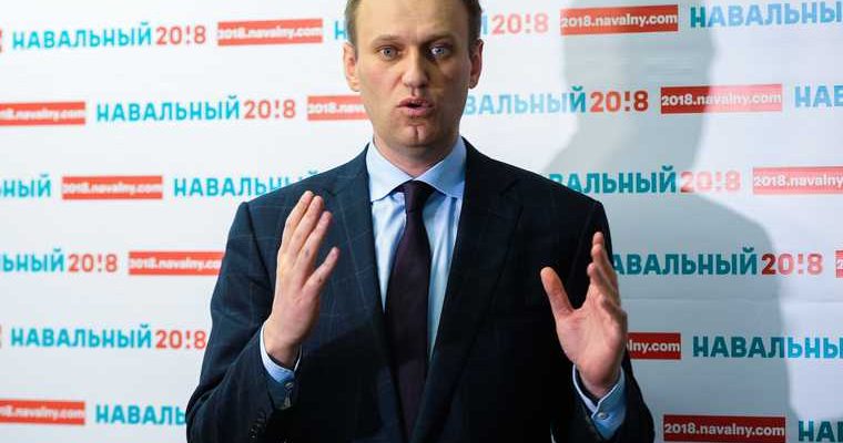 кто помог перевезти Навального