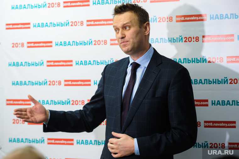 Меркель навестила Навального клиника Шарите