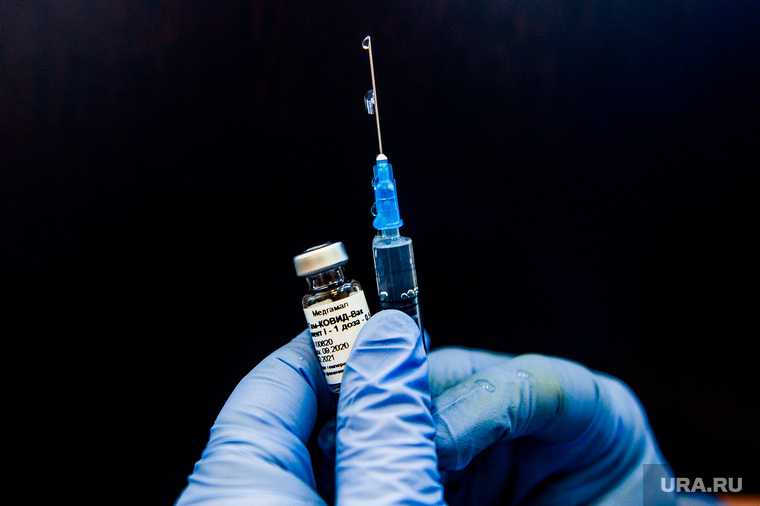 Роспотребнадзор рассказал об ограничениях после вакцинации от коронавируса