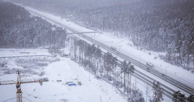 перекрыли движение снег Свердловская область