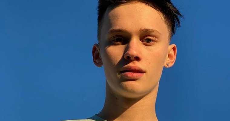 Даня милохин выдыхаю боль соцсети тикток фанаты песня трек