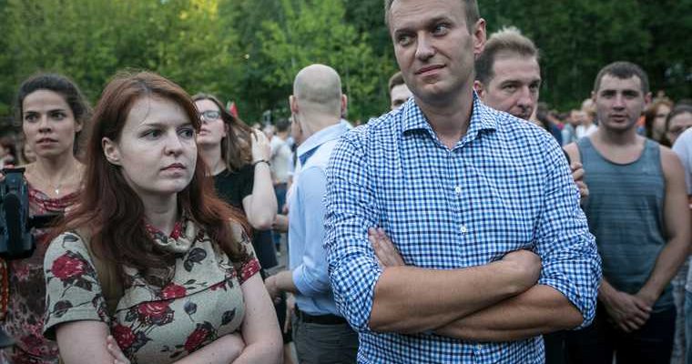 протестные настроения Россия Алексей Навальный арест россияне опрос