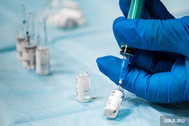 коронавирус вакцина штаммы ковид устаревает эффективность сработает ли