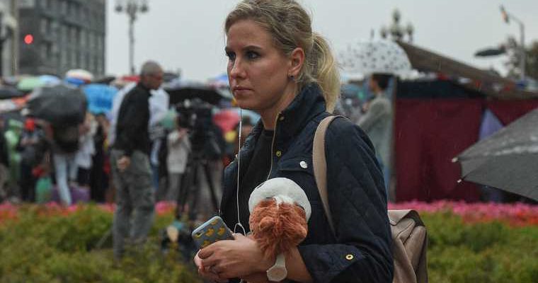Любовь Соболь посетила храм несмотря на домашний арест
