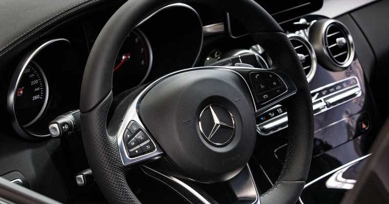 Mercedes Раевского выстрелы