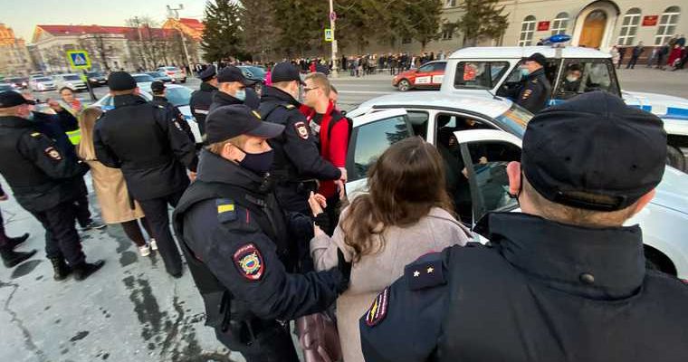 в поддержку