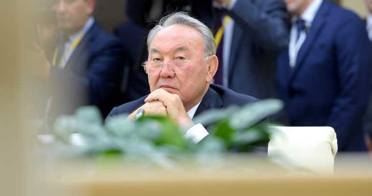 назарбаев казахстан путин отставка медведев
