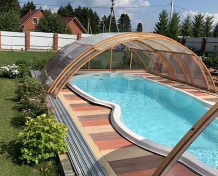 В Перми продают дом с бассейном в теплице. Фото